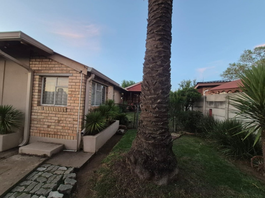 2 Bedroom Property for Sale in Collerville North West